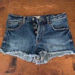 FREE PEOPLE SIZE 27 DENIM SHORTS